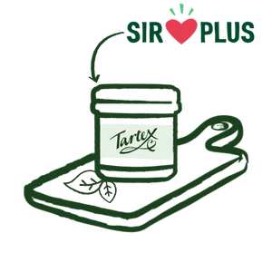 Illustration von Tartex Glas auf Brettchen mit Sirplus Logo weil Nachhaltigkeit uns wichtig ist